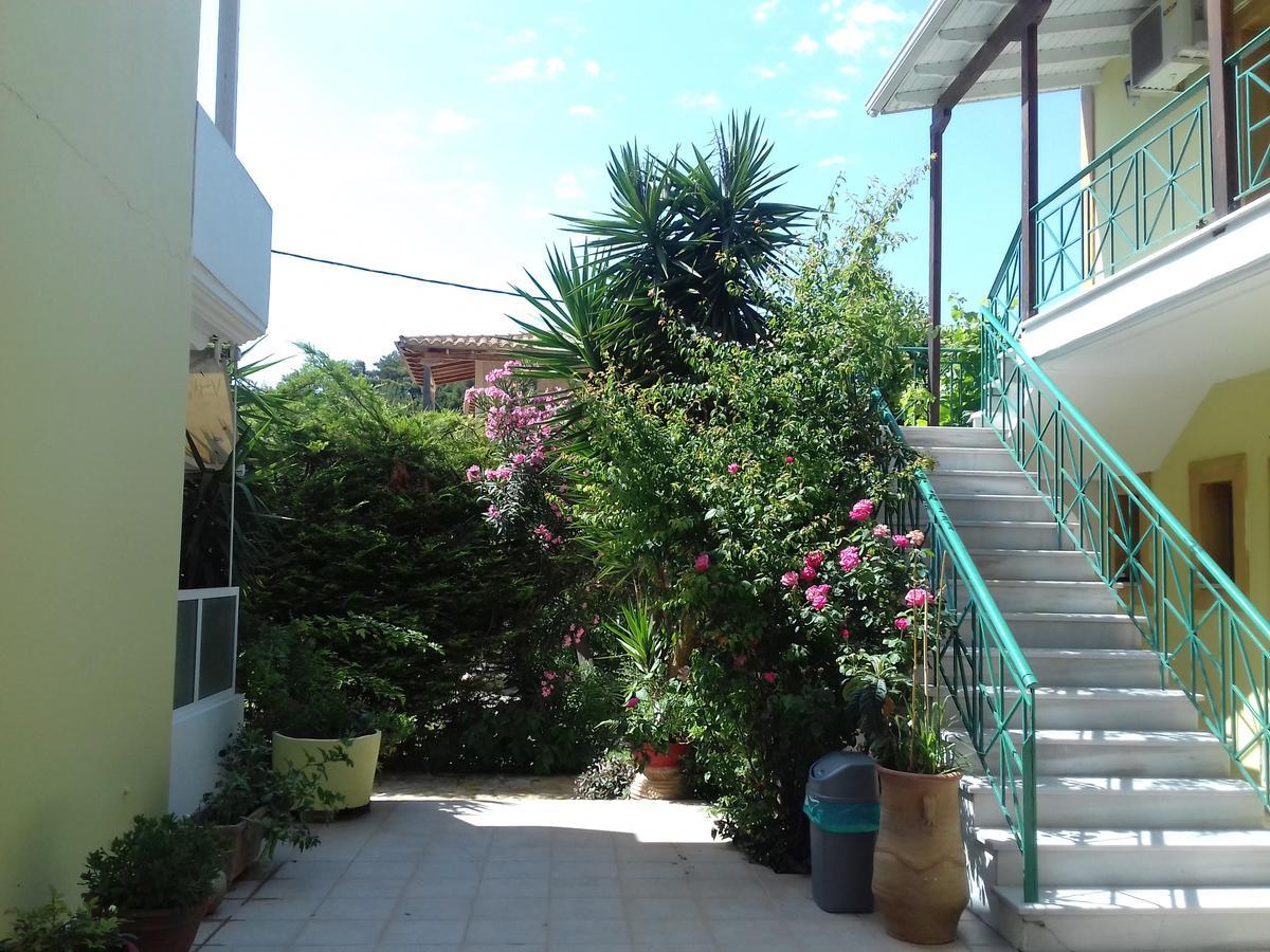 Lenia Aparthotel 2*