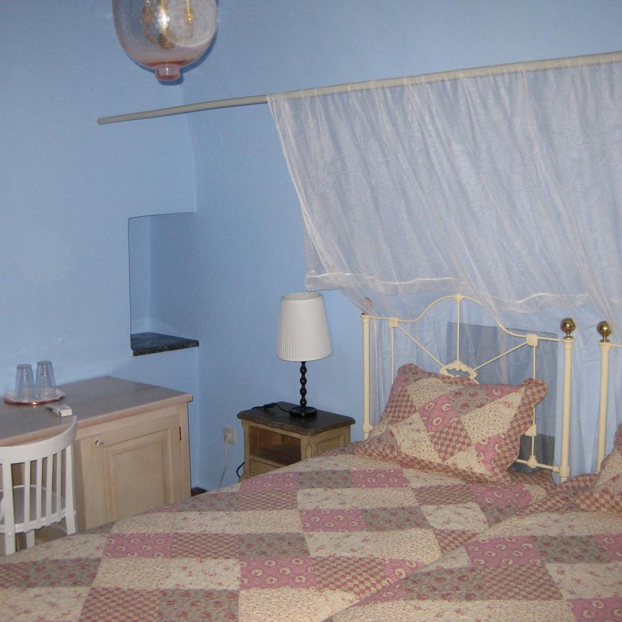 Traditional Ianthe Hotel