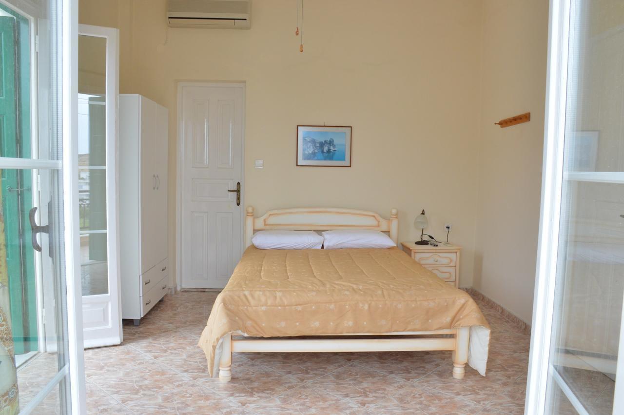 Guest house Kardoulis Milos Island