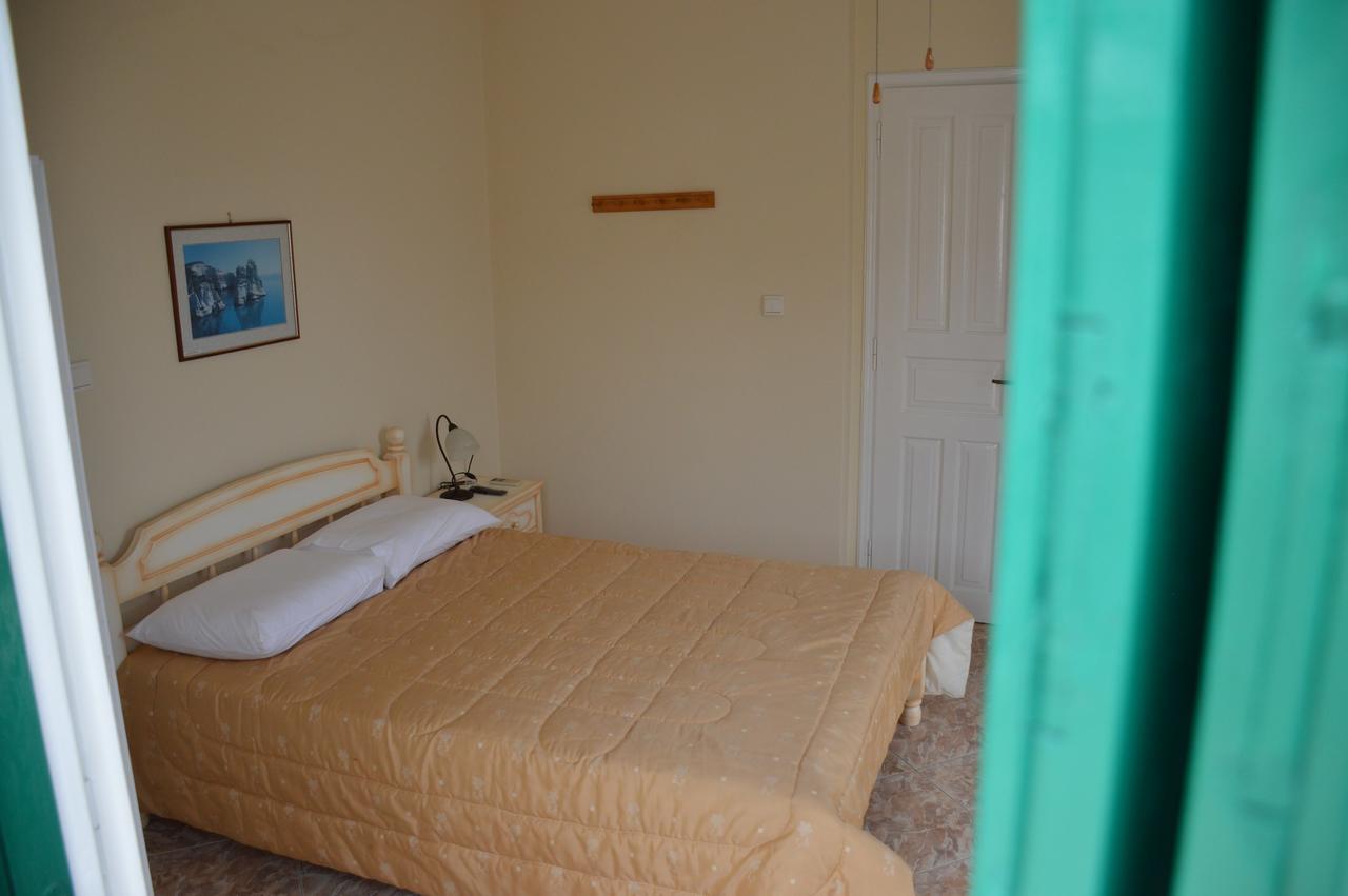 Guest house Kardoulis Milos Island