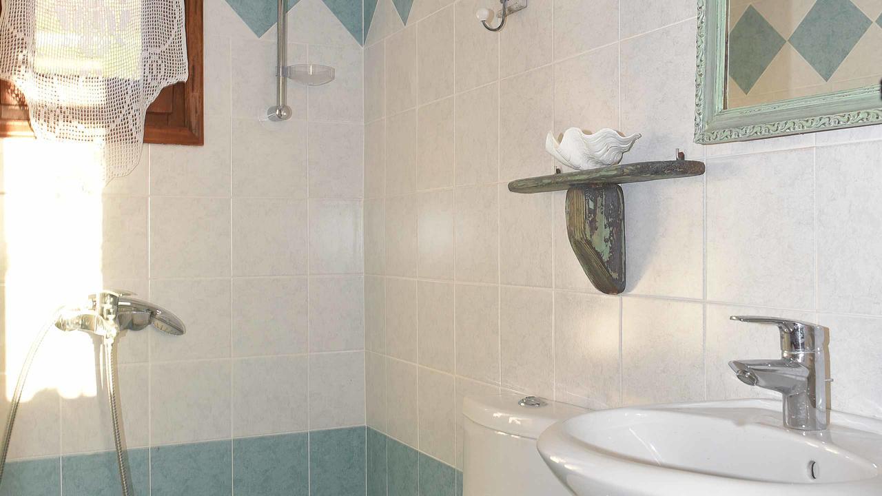 Anemos And Almyra Apartment Kini