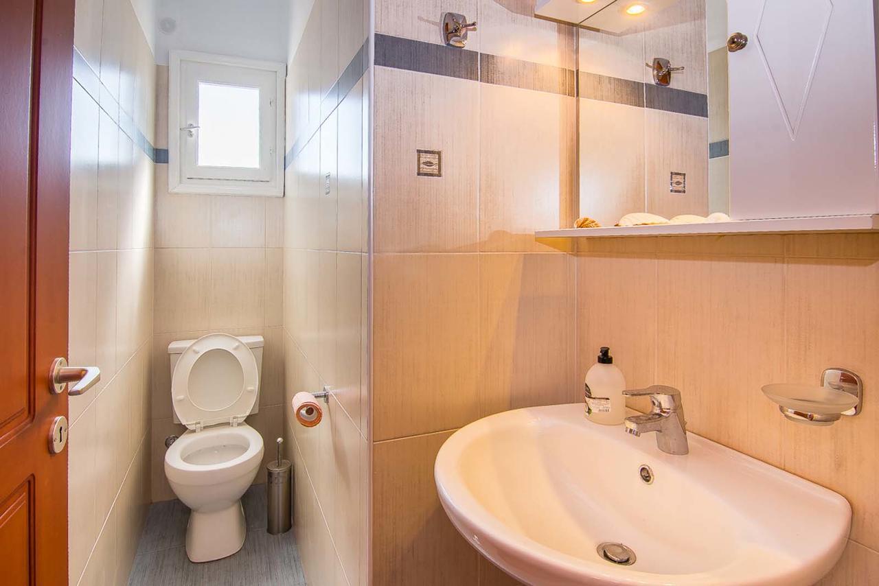 Sifnos- Spacious 2-bedroom House With Fantastic Yard!