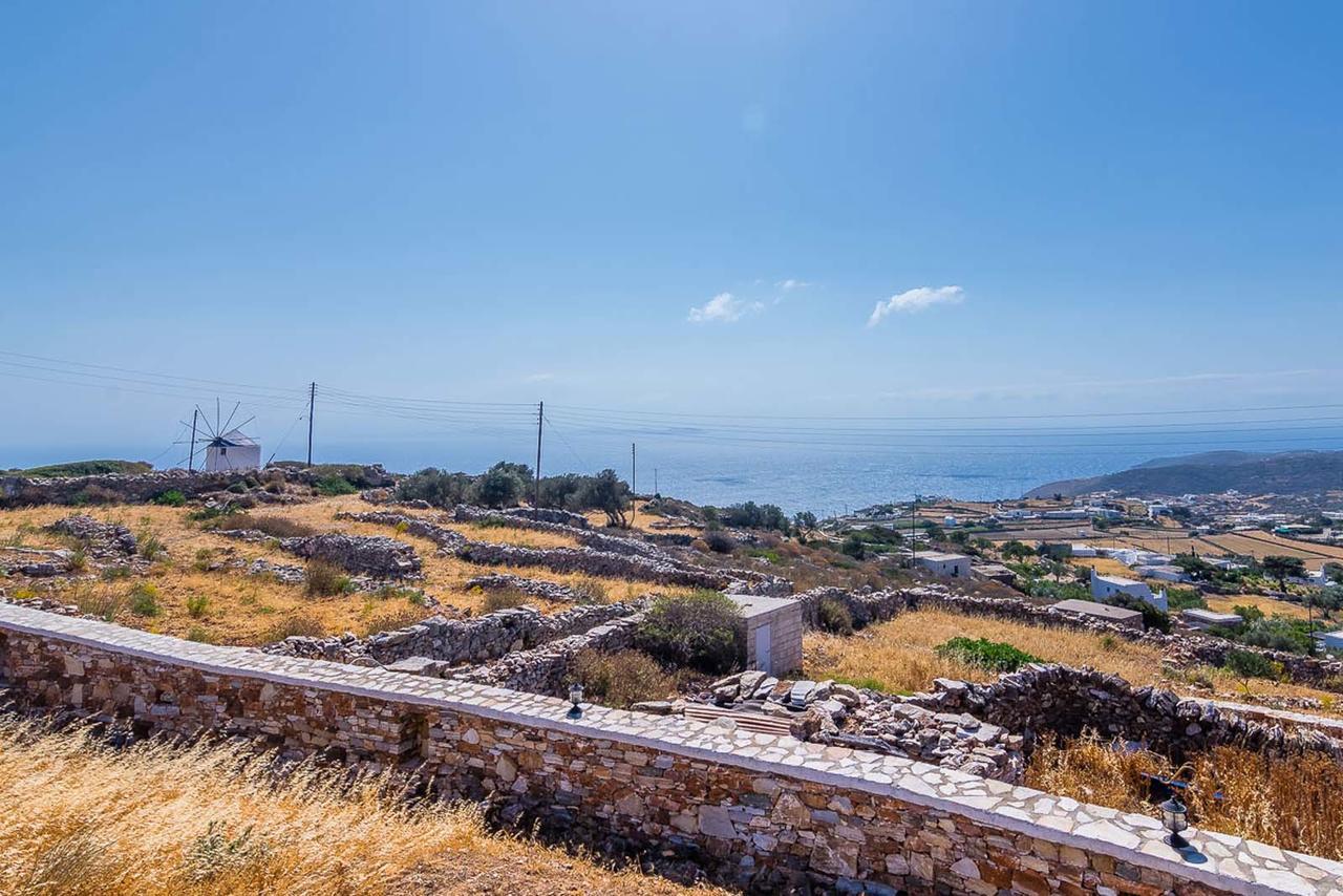 Sifnos- Spacious 2-bedroom House With Fantastic Yard! Country house *