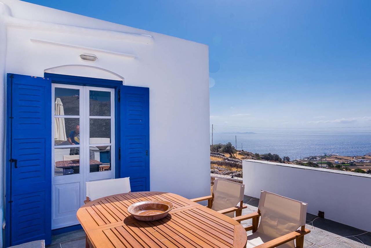 Country house Sifnos- Spacious 2-bedroom House With Fantastic Yard!