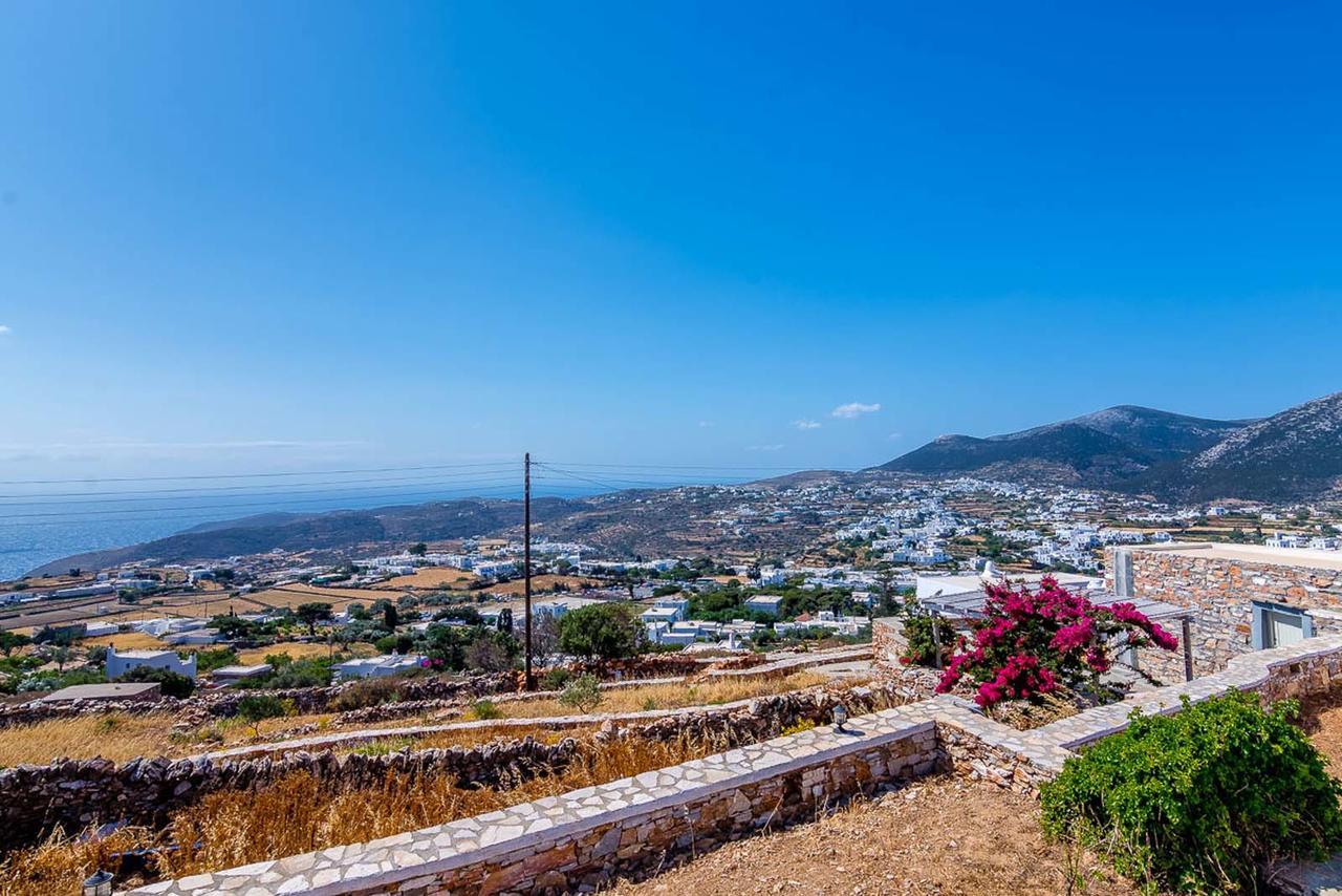 Country house Sifnos- Spacious 2-bedroom House With Fantastic Yard!