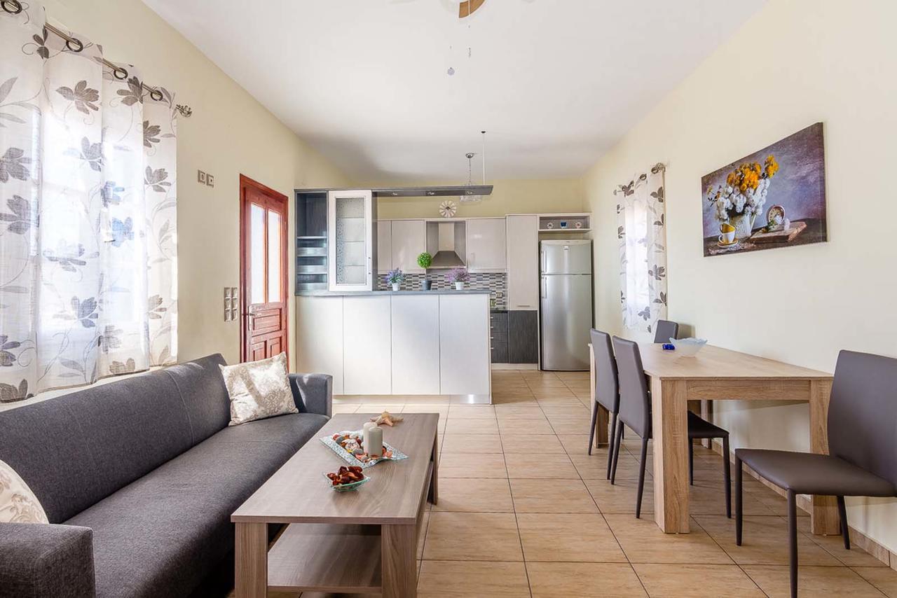 Sifnos- Spacious 2-bedroom House With Fantastic Yard! * Artemonas