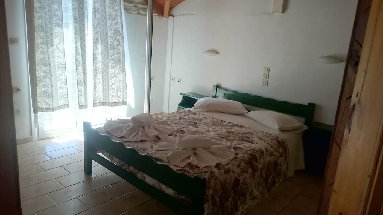 Dakis * Keri