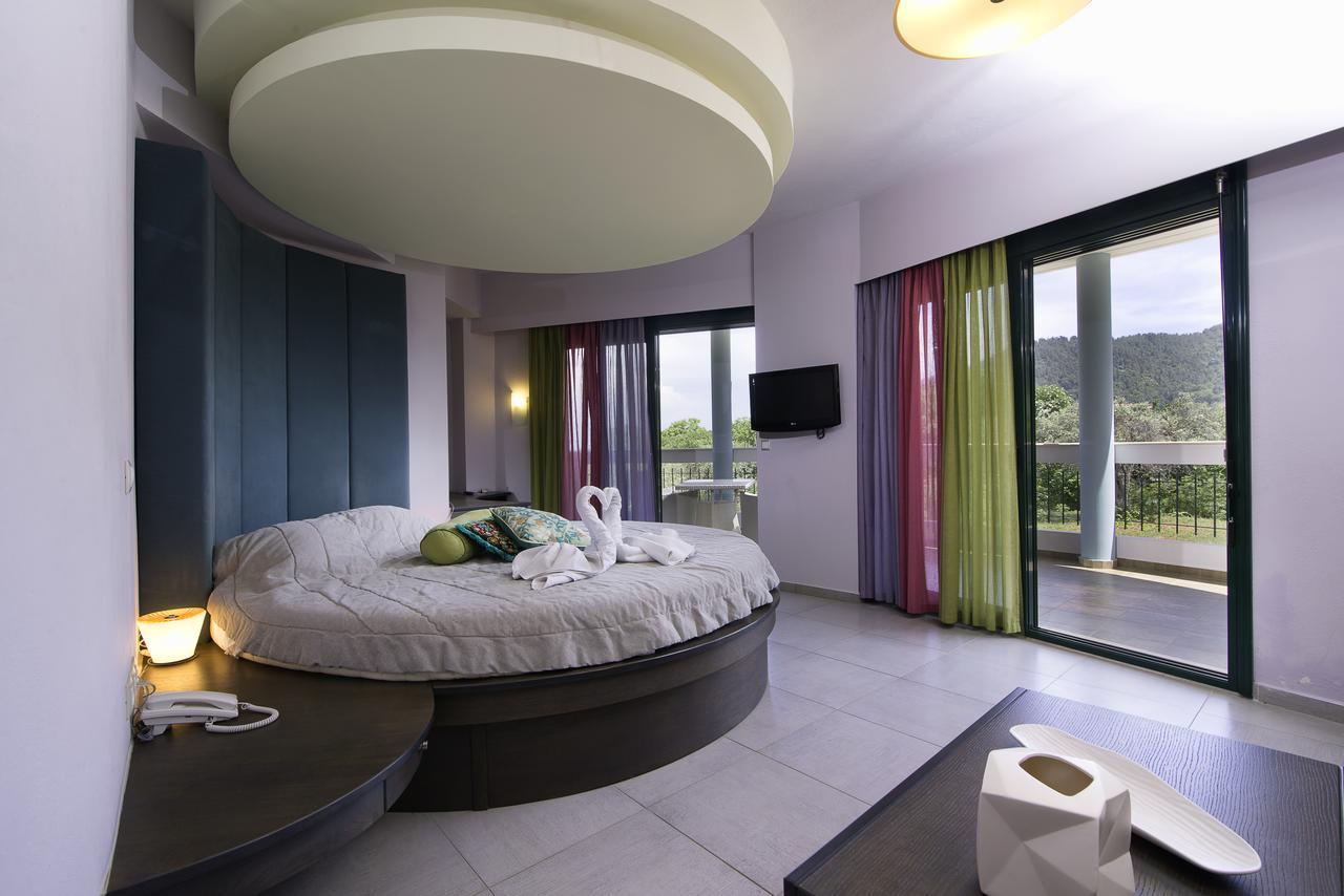 Ocean Beach Hotel 4*