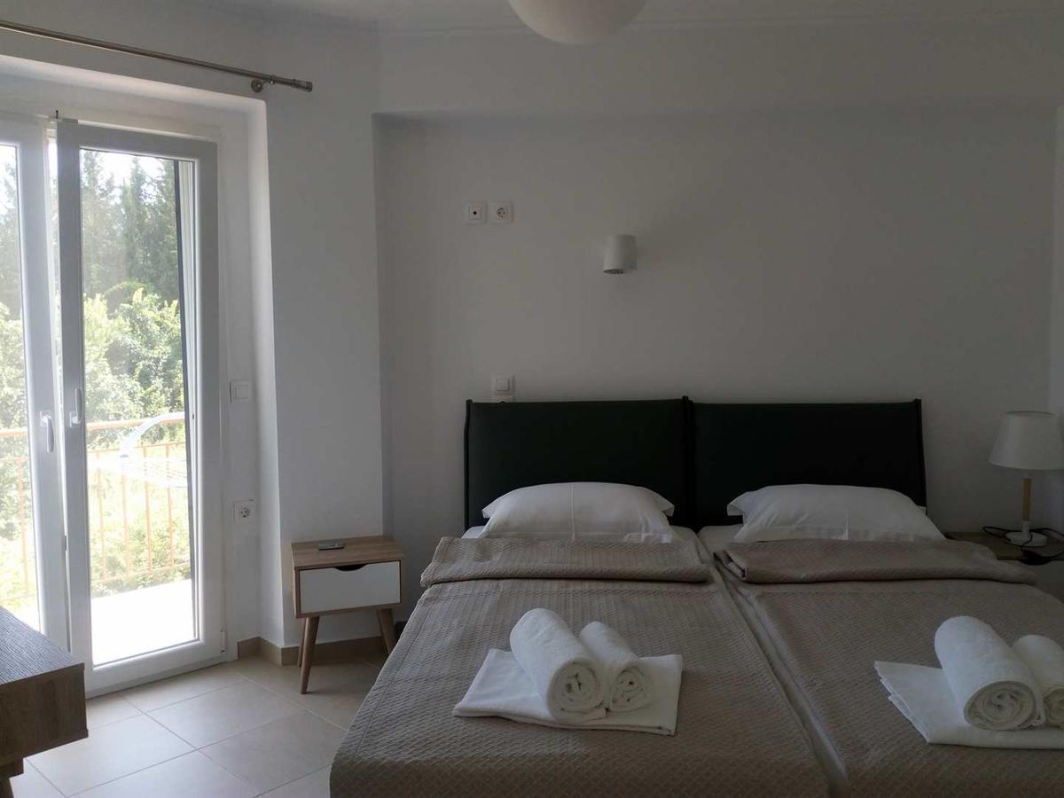 Athineon Hotel *