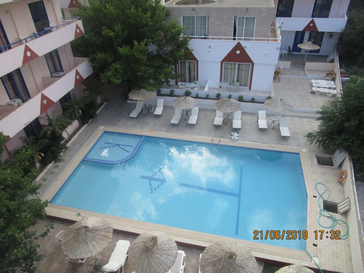 Aparthotel Saint Konstantin Stegna