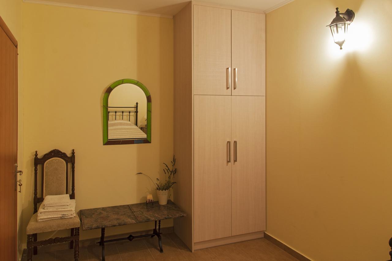 Apartment Ellinas Homes