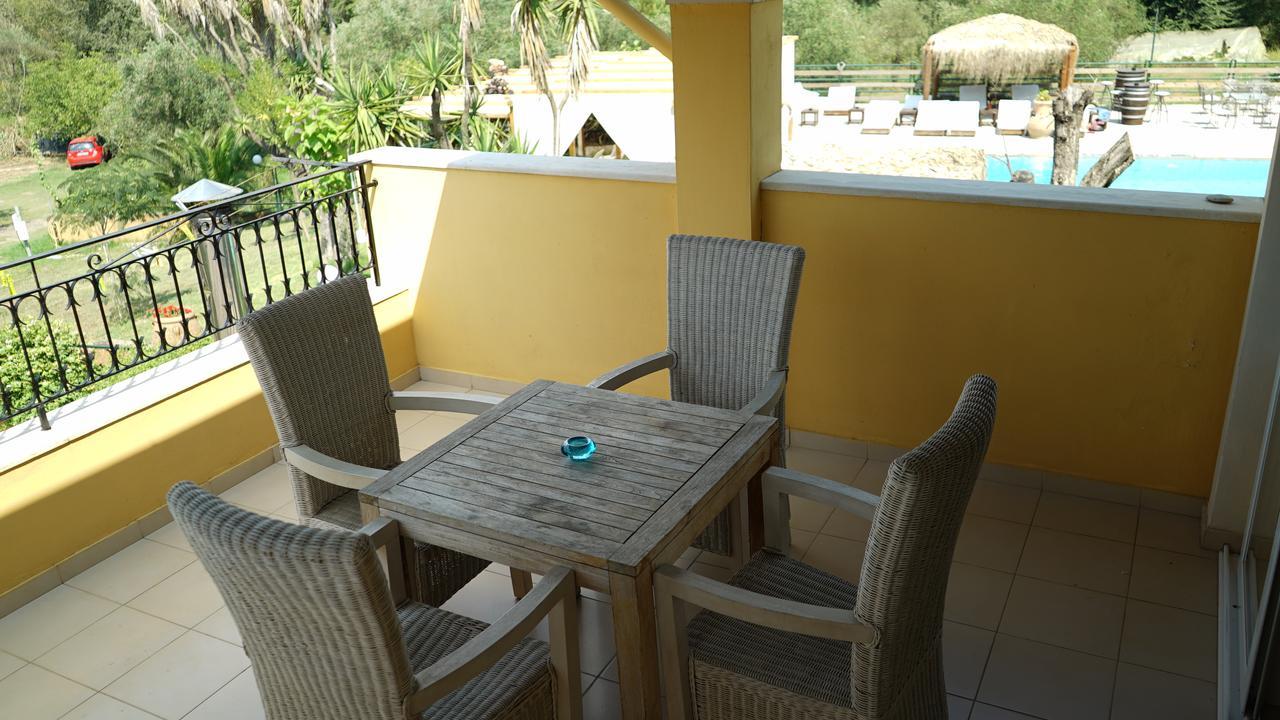Spiti Nikos 3* Danilia