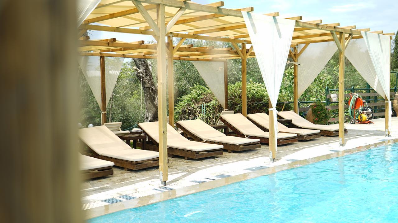 Spiti Nikos Aparthotel 3*