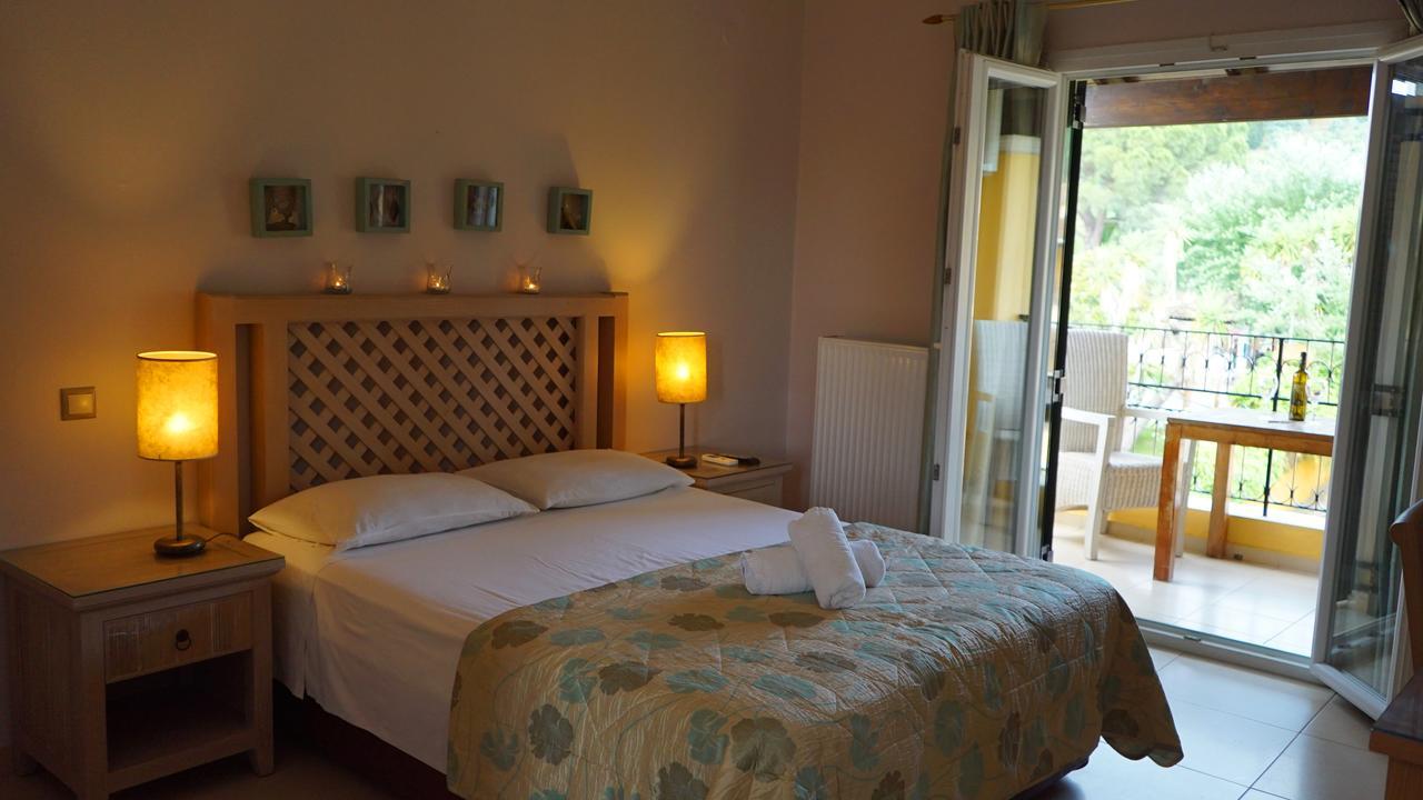 Spiti Nikos 3*