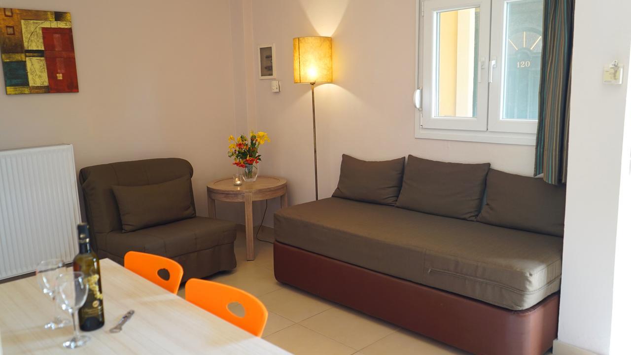 Spiti Nikos 3* Danilia