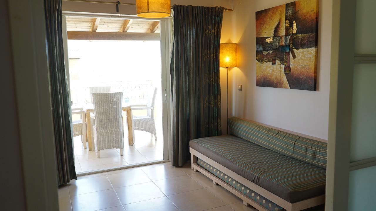 Spiti Nikos 3*