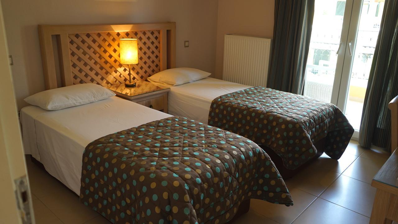 Spiti Nikos 3*