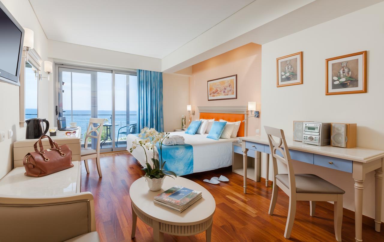 Tropical 4* Athens