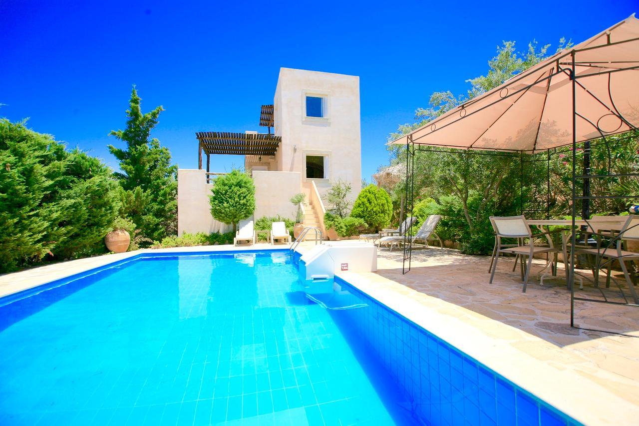 Villa Myrsini Listaros