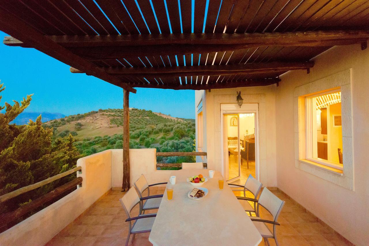 Myrsini Villa Listaros