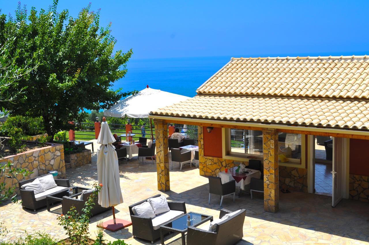 Apartment With Pool Adonis