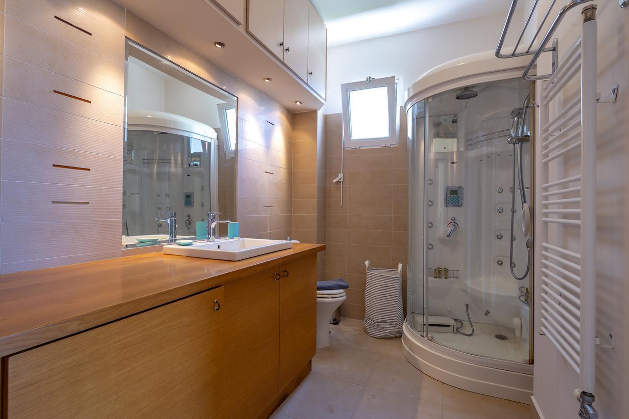 Rhea - Glyfada Sea View Apartment