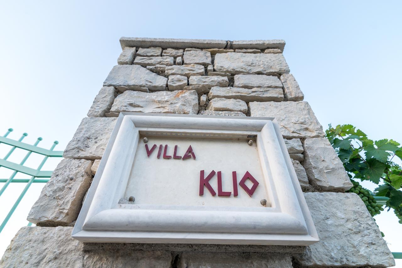 Villa Zeus's Daughtes *