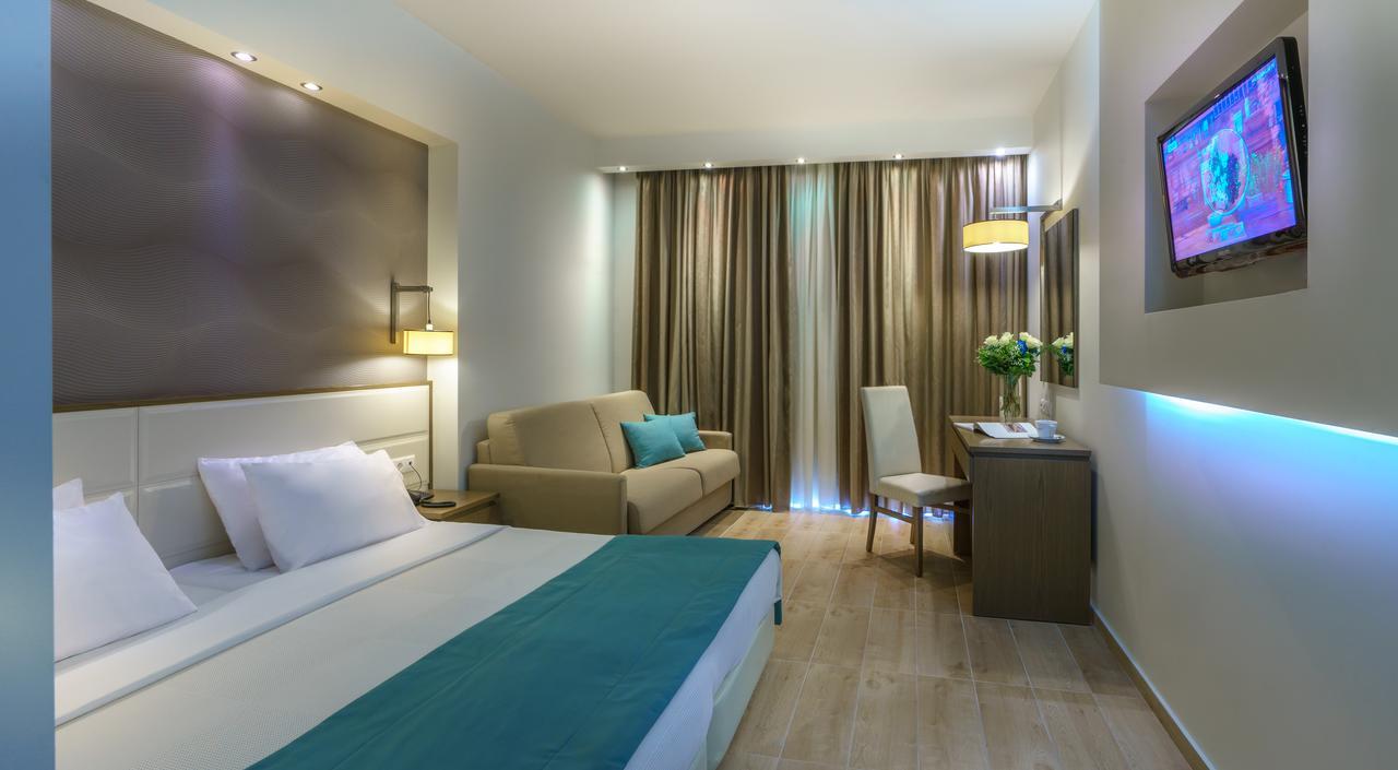 Cosmopolitan & Hotel Paralia Katerinis