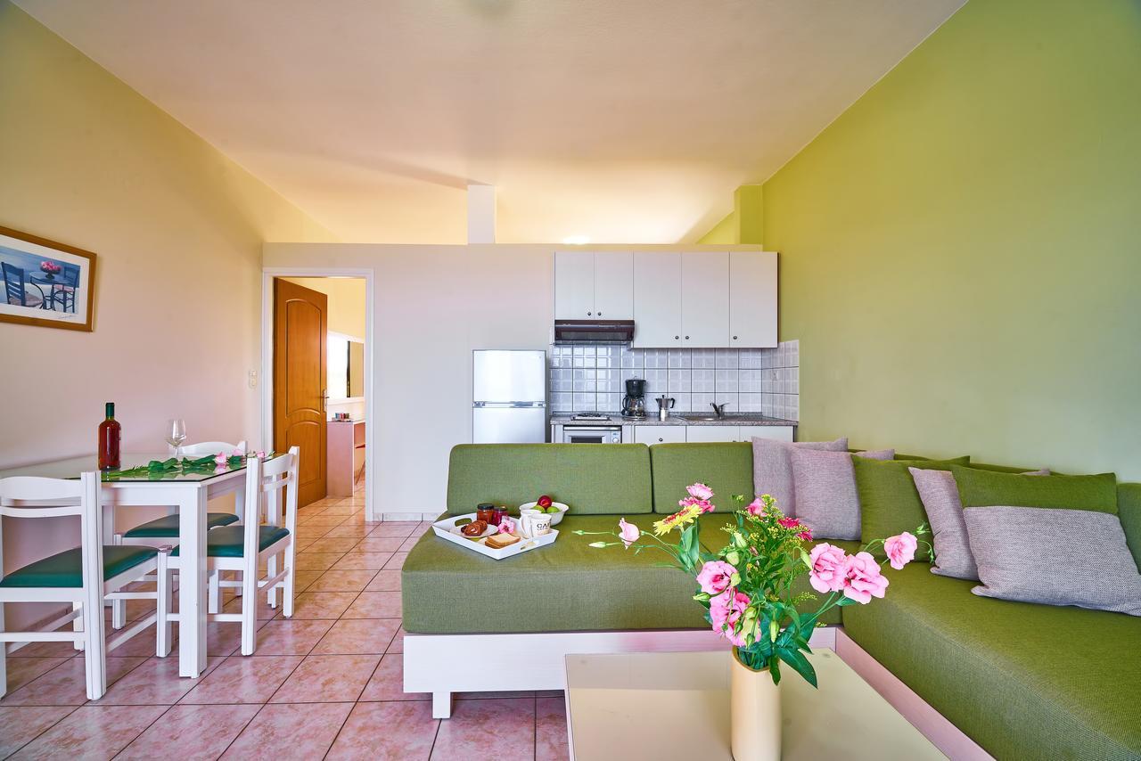 Nanakis Aparthotel