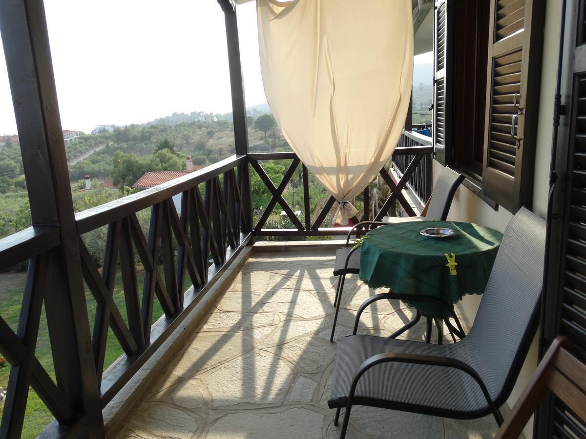 Karpetis A Paradise Apartment Psakoudia