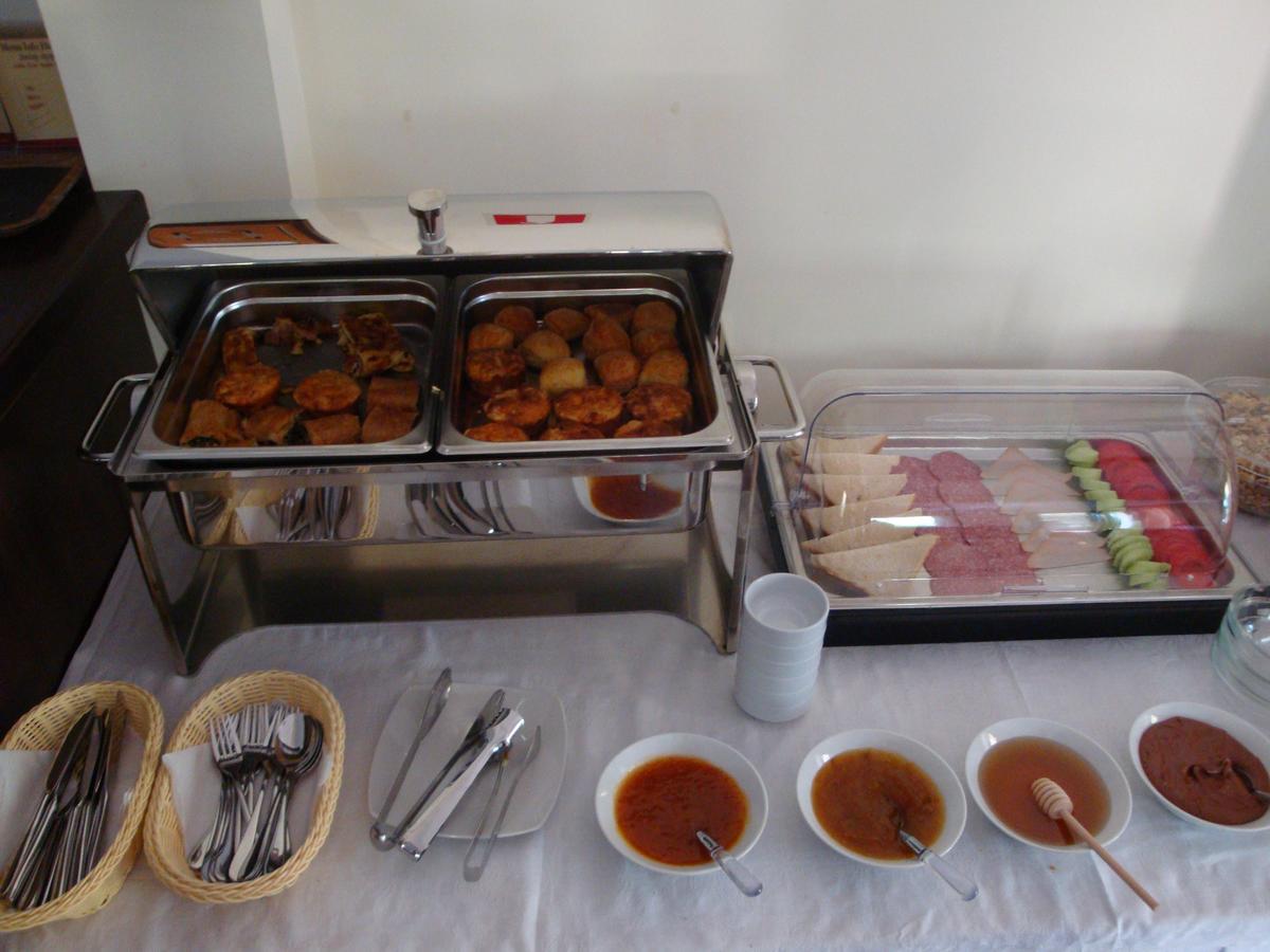 Patelis Aparthotel Poulithra