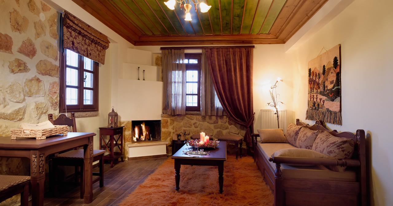 Aiolides Traditional Homes Asprangeloi