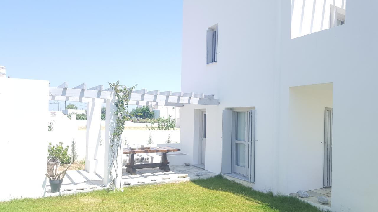 Akrotiri * Skyros