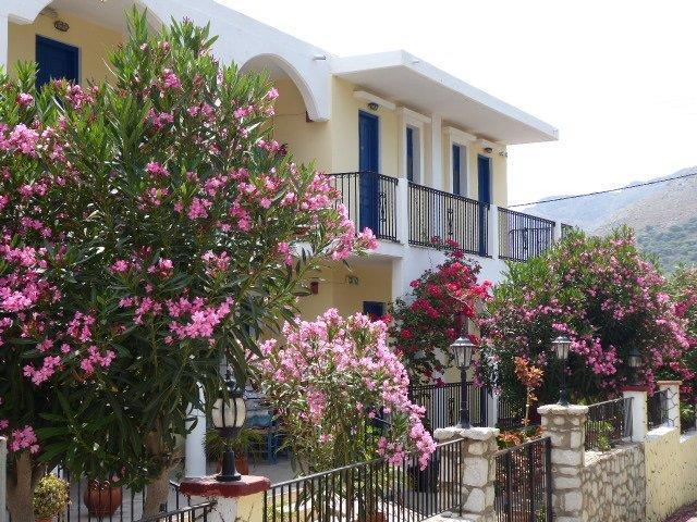 Castellania 2* Livadia (Tilos)