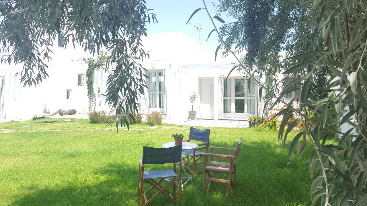 Akrotiri Villa *