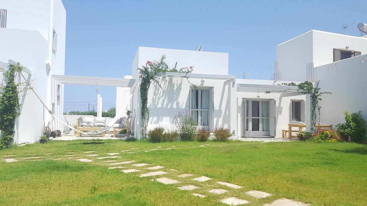 Akrotiri * Skyros