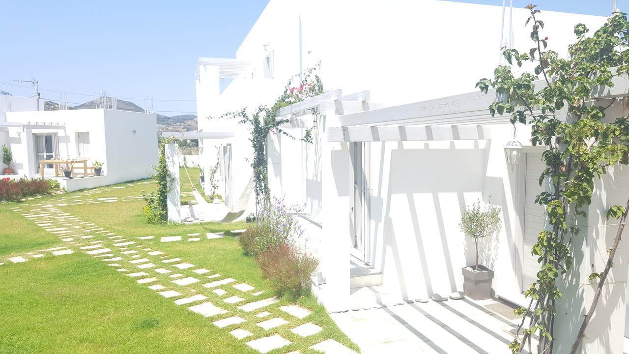 Akrotiri Villa *