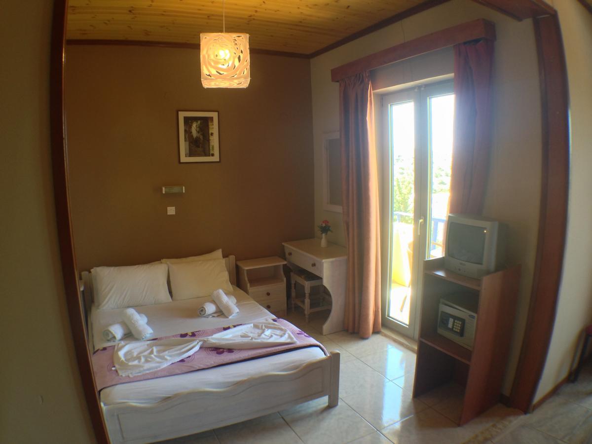 Hotel Politia 3*