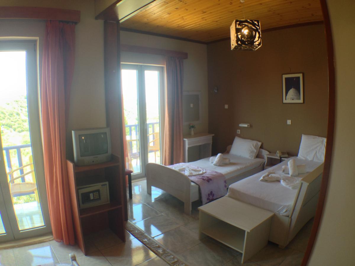 Hotel Politia 3*