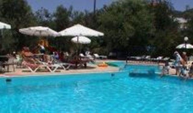 Lassia 3* Petra (Lesbos)