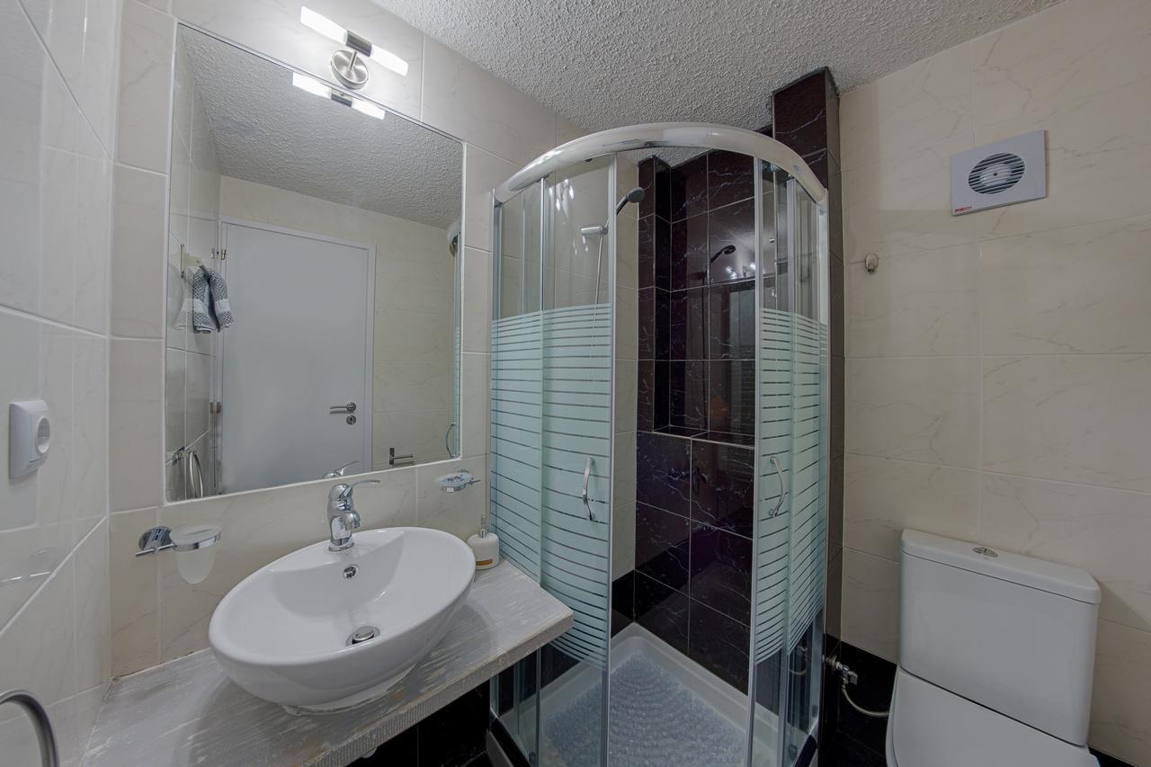 Irida Aparthotel Stoupa