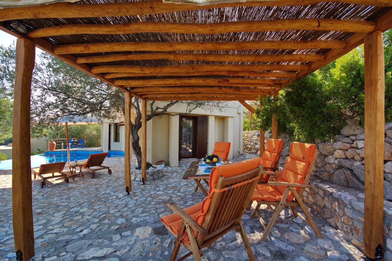 Alonissos Poikilma - Luxury In Alonissos In Nature With Private Pools