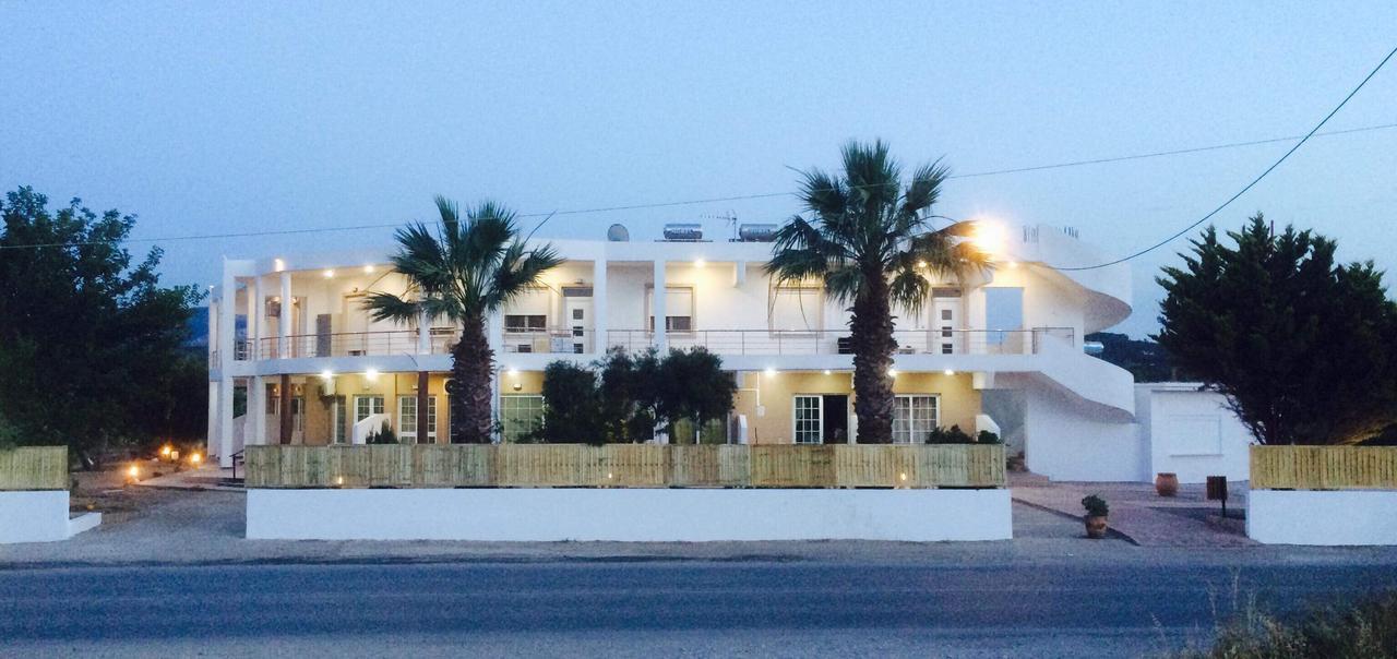 Aparthotel River's 3*
