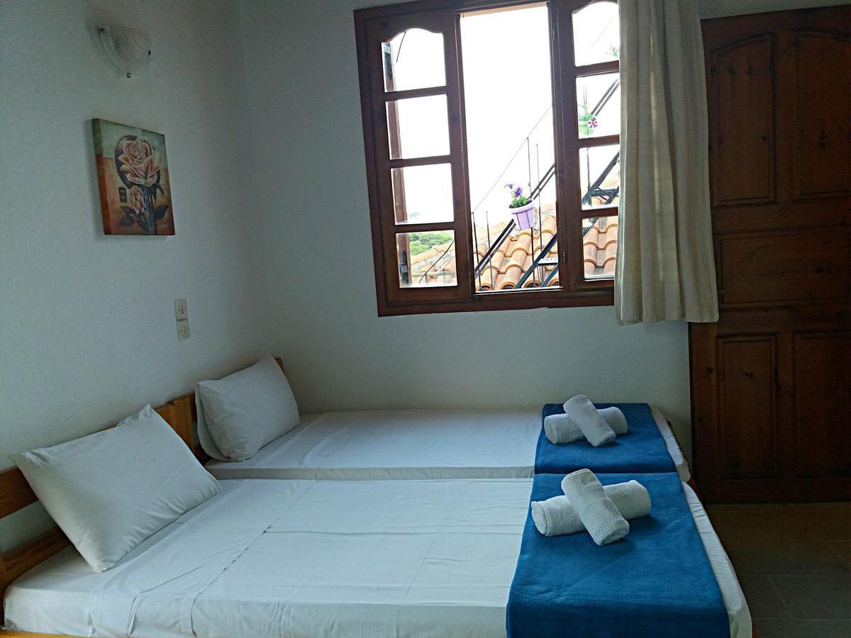 Nostalgo * Skiathos Town