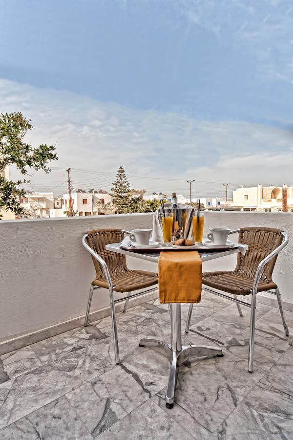 Sellada Aparthotel Kamari (Santorini)
