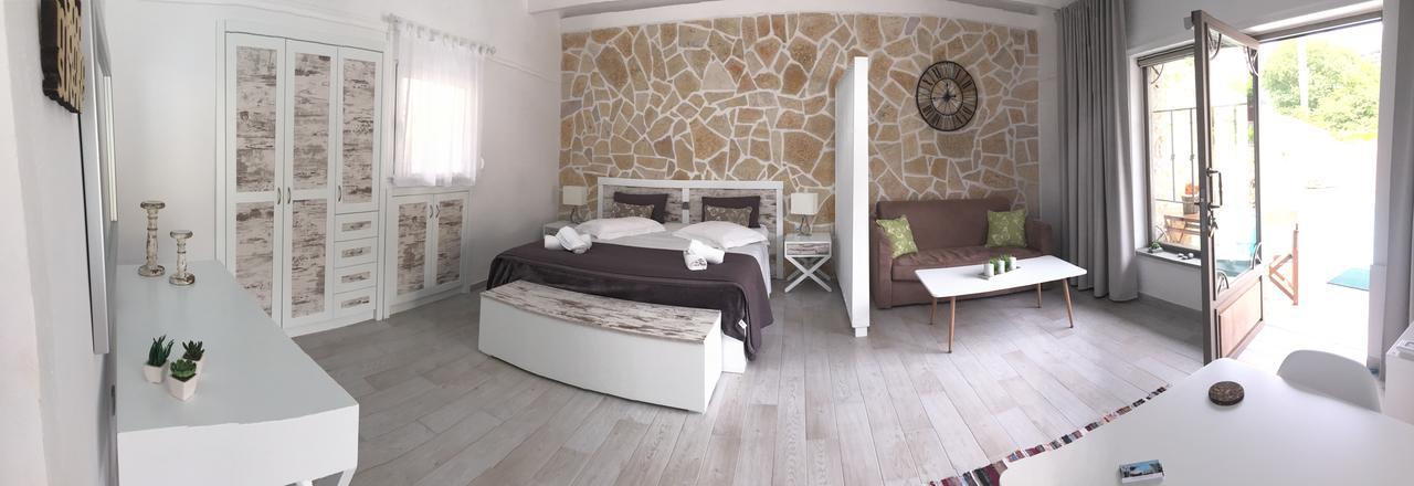 Lithos Villa