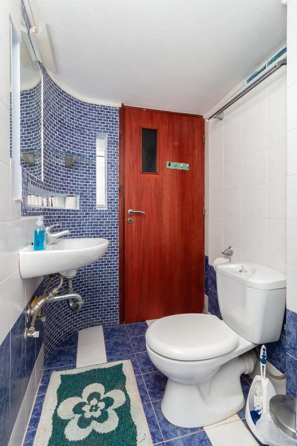 Ta Spitakia Tsarbopoulos Apartment *