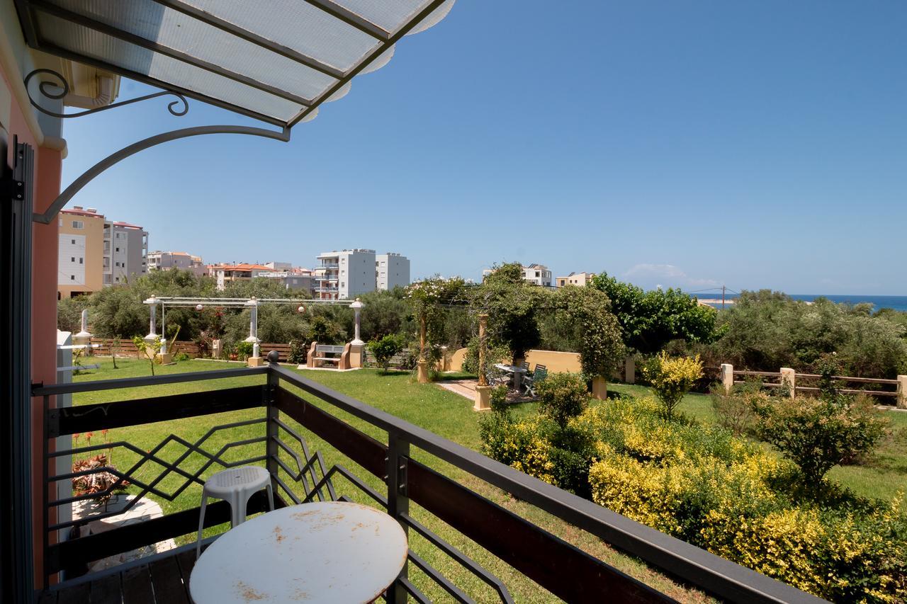 Ta Spitakia Tsarbopoulos Apartment *