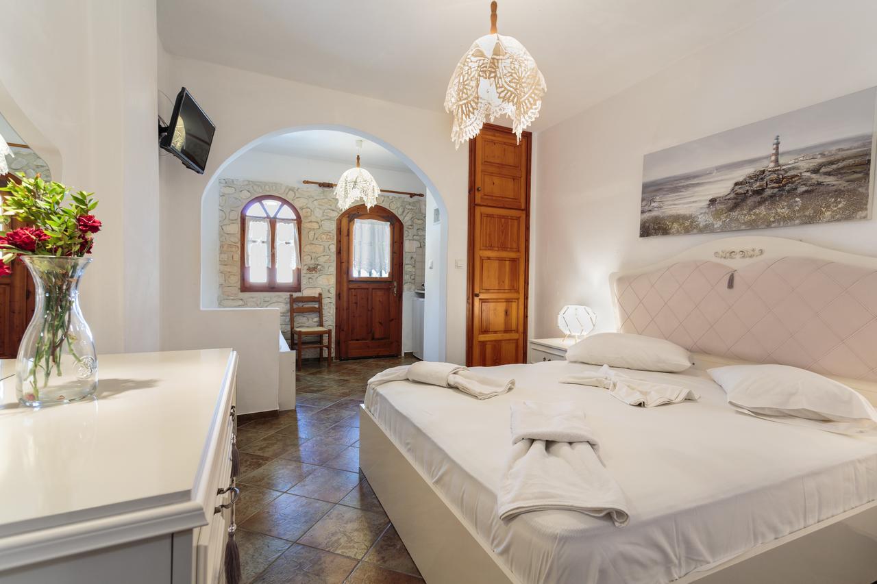 Ragoussis House Apartment
