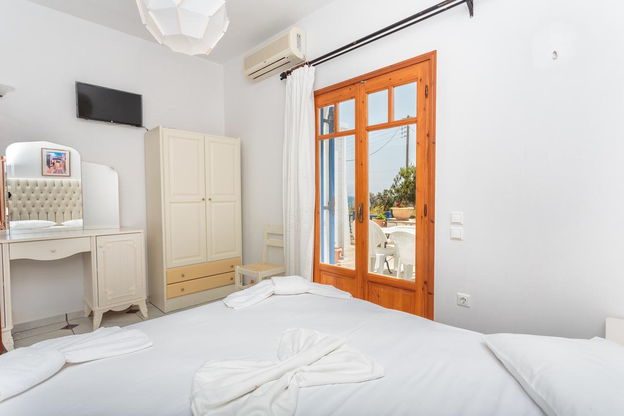 Ragoussis House Logaras